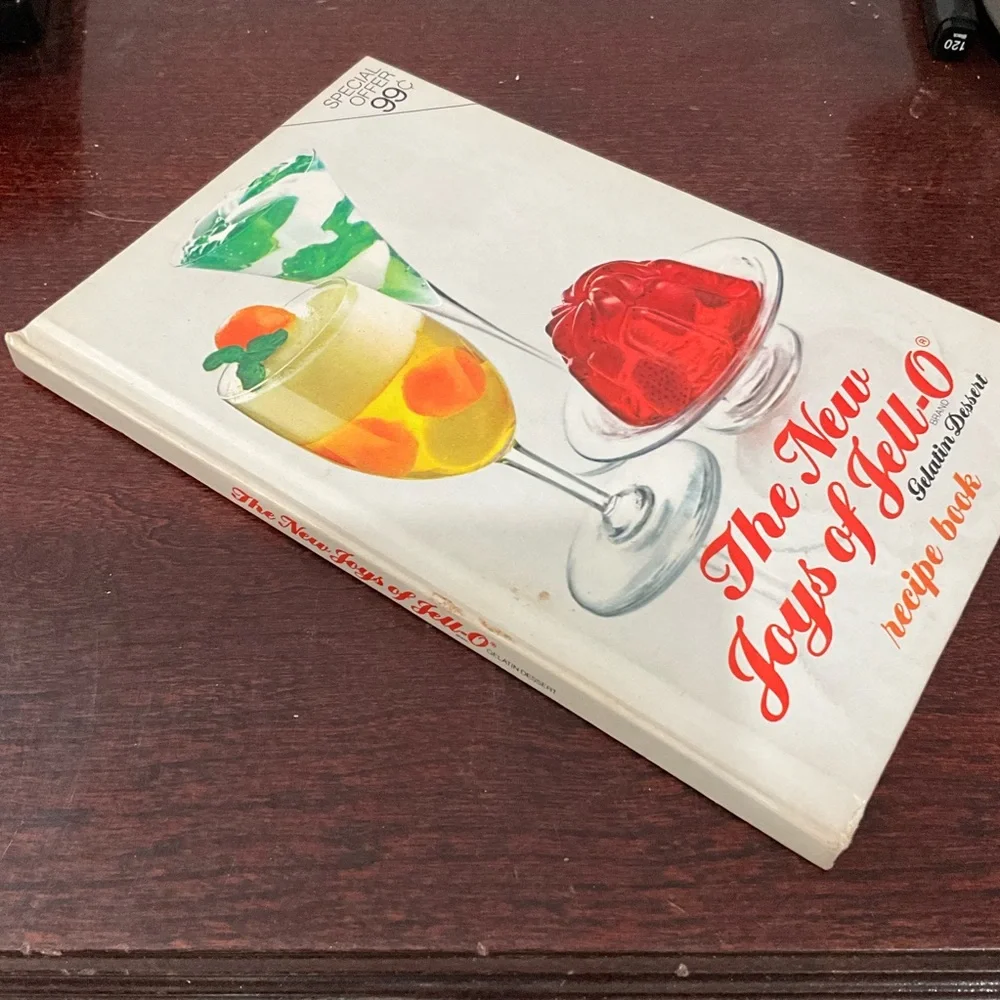 Vintage 1974 The New Joys of Jell-o Recipe Book